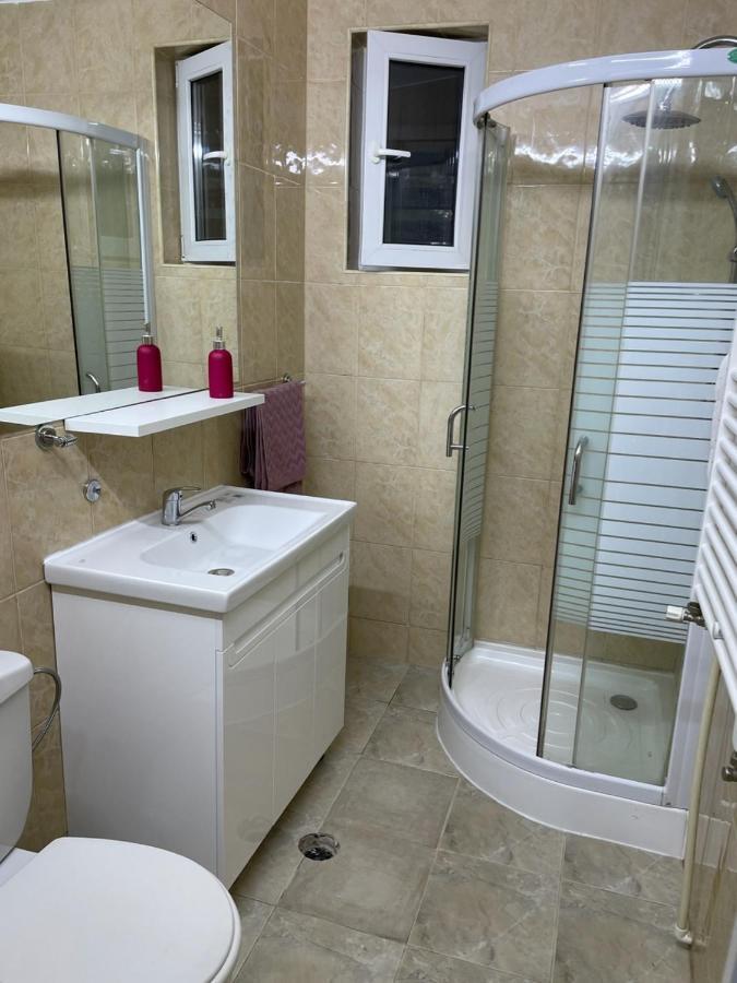 Escape Aparthotel Suceava Exterior photo